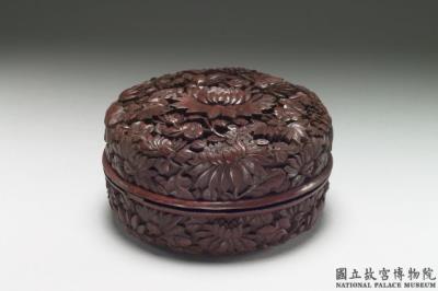 图片[2]-Round box with chrysanthemum decor/ Carved red lacquerware-China Archive